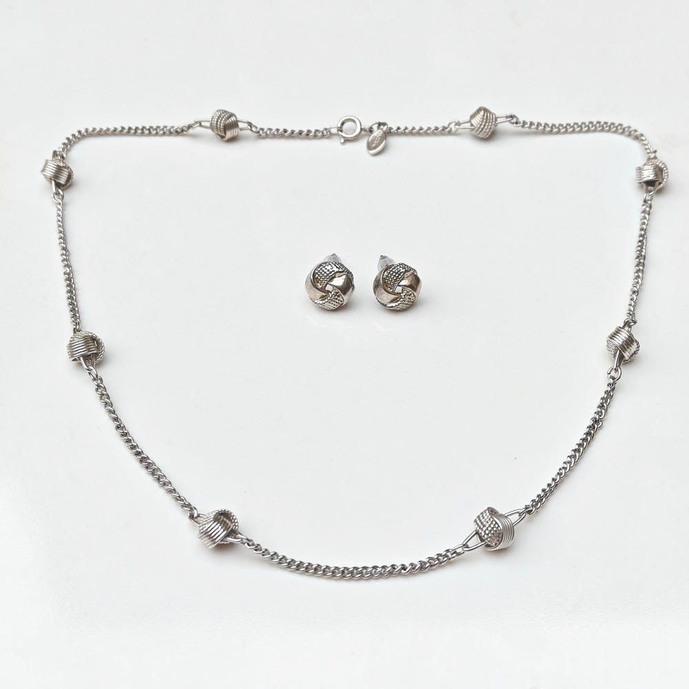 Avon Silver Tone Textured Love Knot Station Chain Necklace and Stud Earrings Set